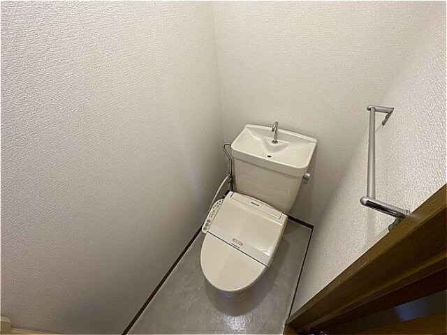 温水洗浄暖房便座のトイレ ヴィラ･エスポワール Ａ