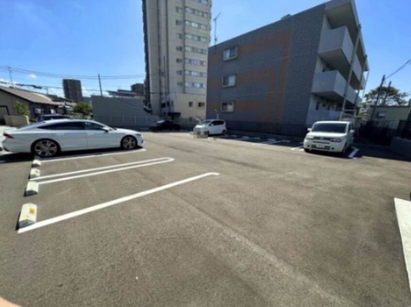 駐車場 CLASSEUM元今泉