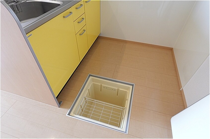 床下収納 プレジール松原 Ｂ