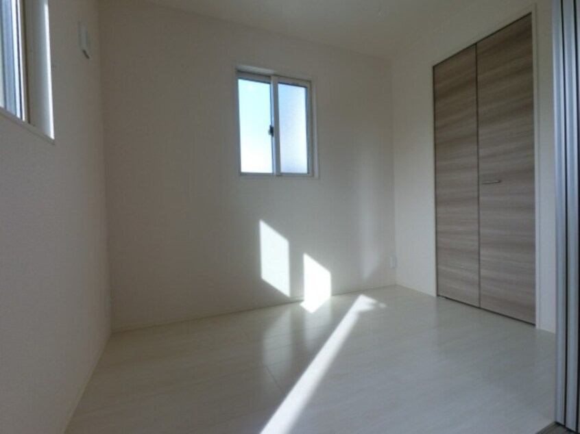 洋室 イーストコート Ｂ