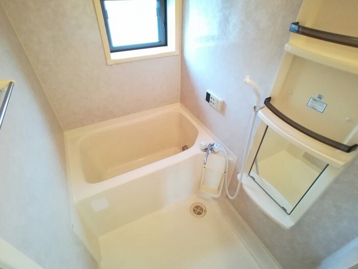 追い焚き給湯付き浴室 スクウェア･ヒル Ｅ