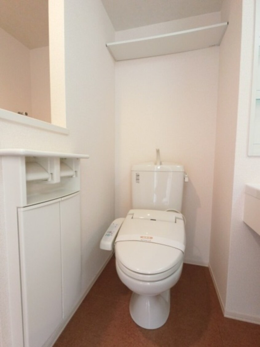 温水洗浄暖房便座のトイレ ルミエール