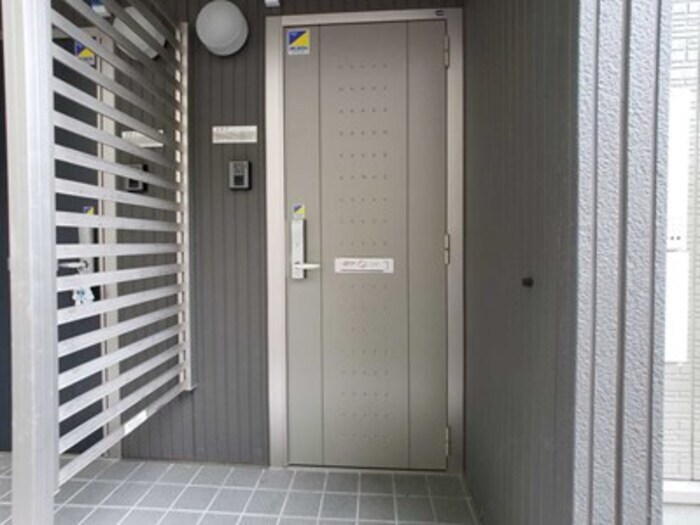 玄関前 マロニエＫＩＮＵ