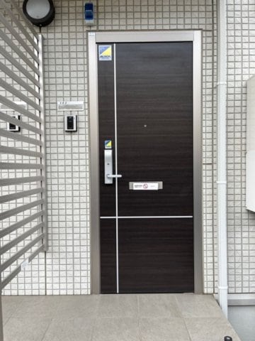 玄関前 ラ･ルーチェ