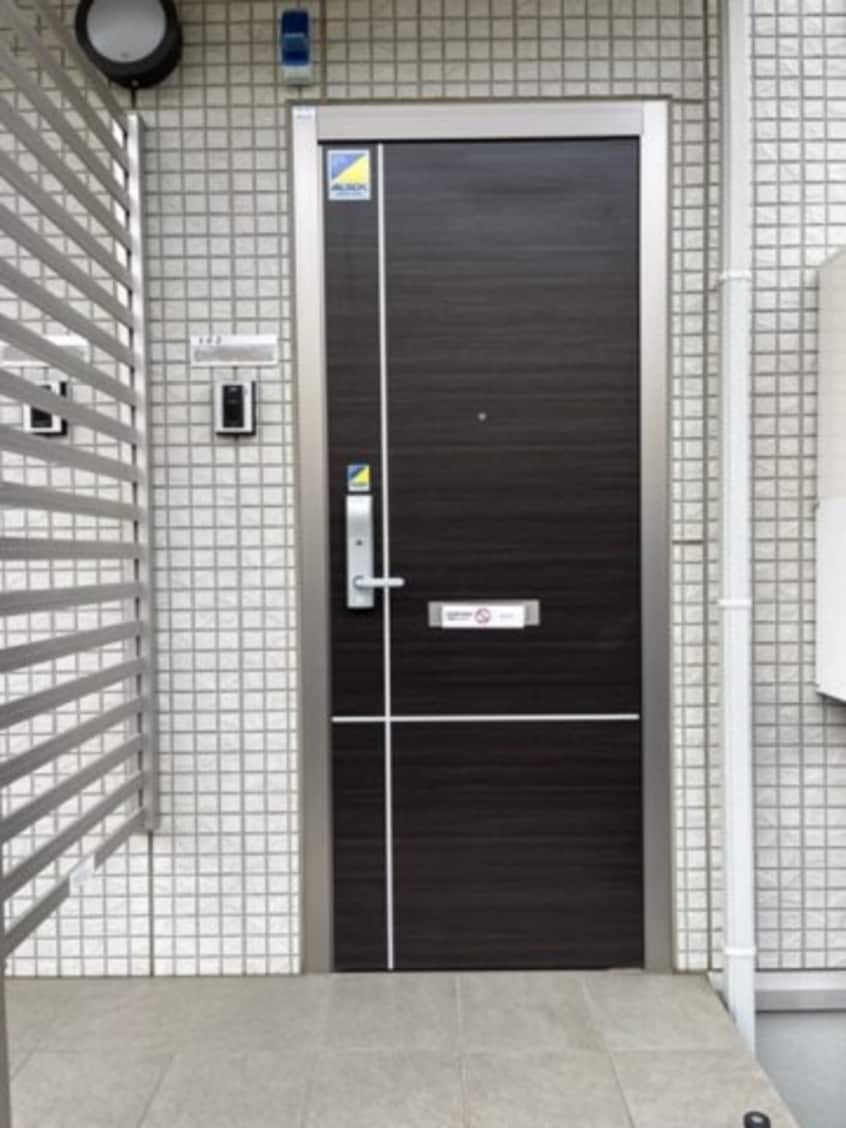 玄関前 ラ･ルーチェ