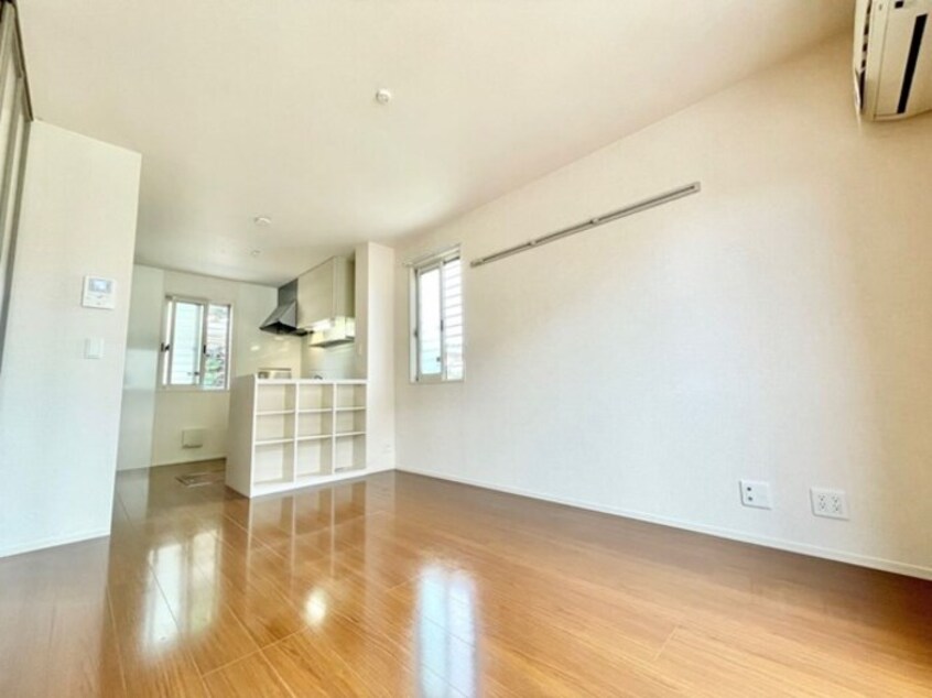 LDK エアコン、収納棚付き ハイツエスペランサ Ｂ