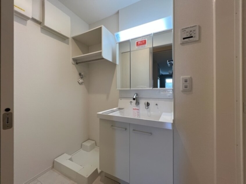 洗面所・三面鏡付き洗髪洗面化粧台 パーパス