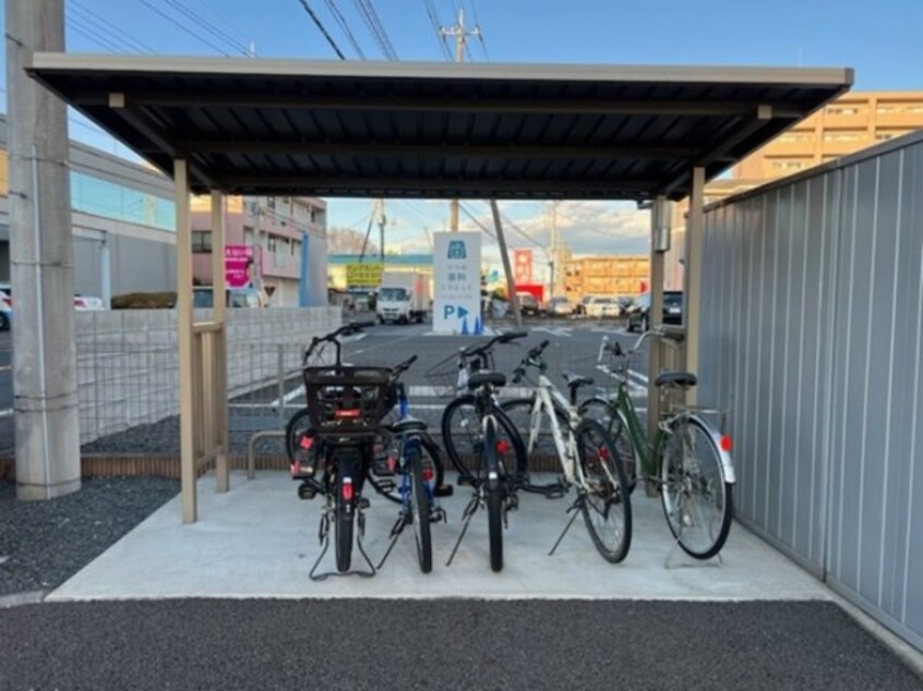 駐輪場 東北本線<宇都宮線>/雀宮駅 バス7分台新田神社前下車:停歩2分 1階 築9年