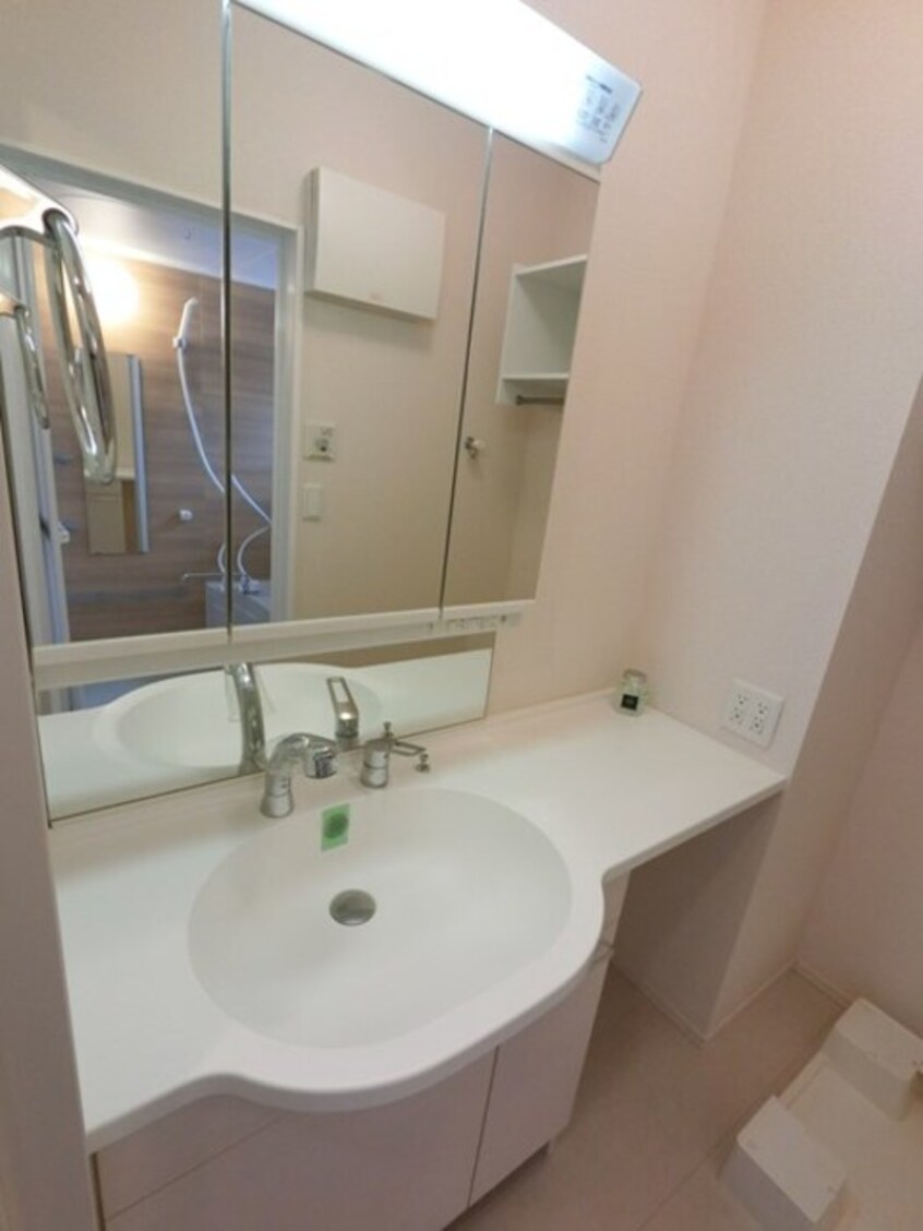 カウンター付き洗髪洗面化粧台 フェリオ