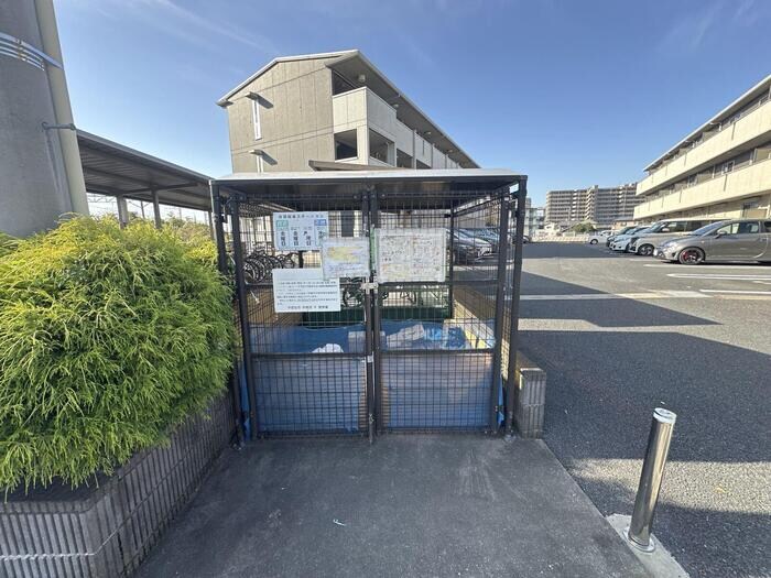 ゴミ置き場 クレストコート Ａ