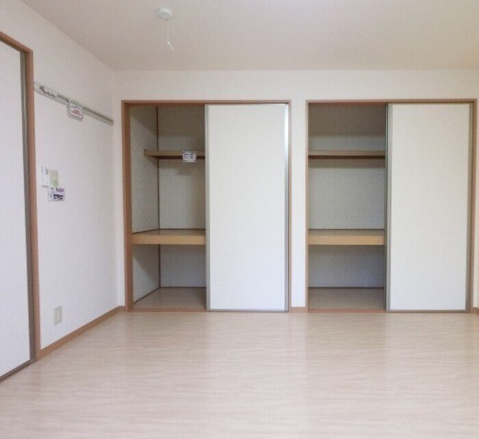 南洋室・収納 エルピス Ａ