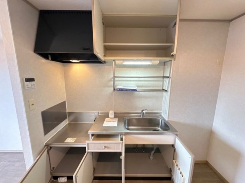 キッチンの中の収納 ユニヴェール