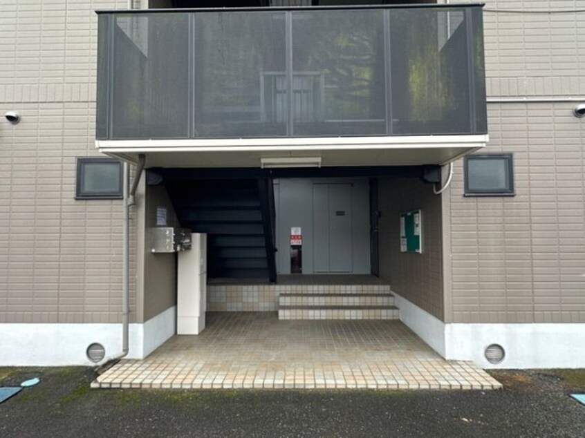 エントランス ユニヴェール