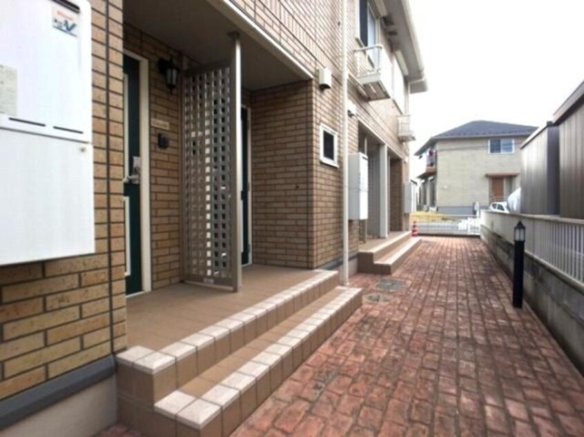 玄関前 ブリエ･ファム