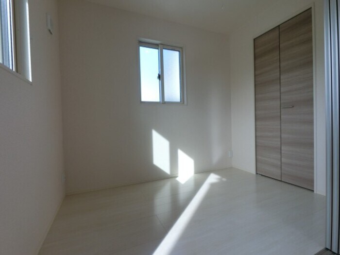 洋室 イーストコート Ｂ