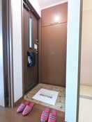 玄関 トールサイズのシューズボックス、収納物入付き フローラルコート Ｂ