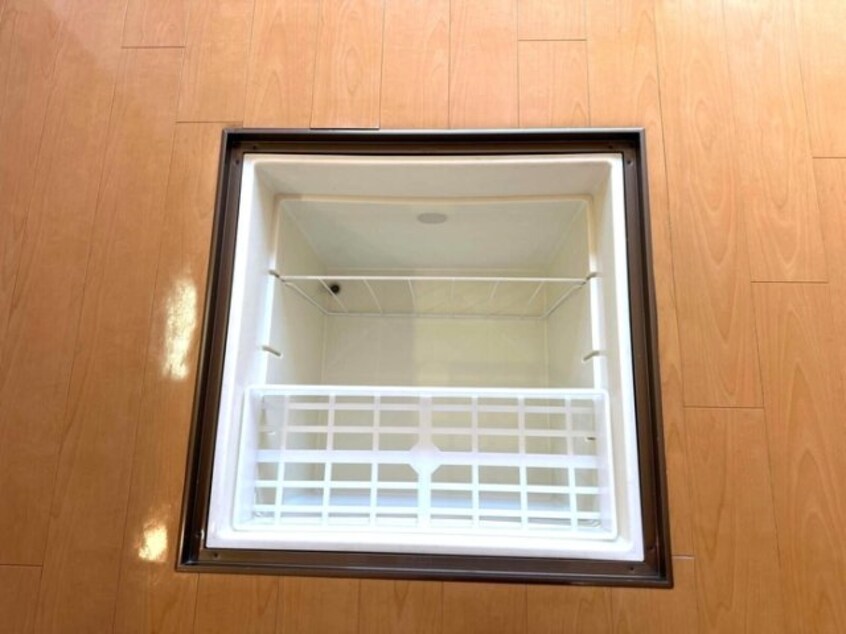 床下収納 リースランド平出 Ｄ