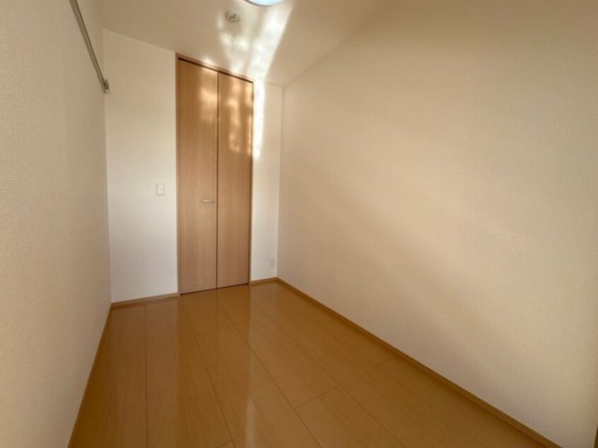 洋室 ヴィルドミール中今泉