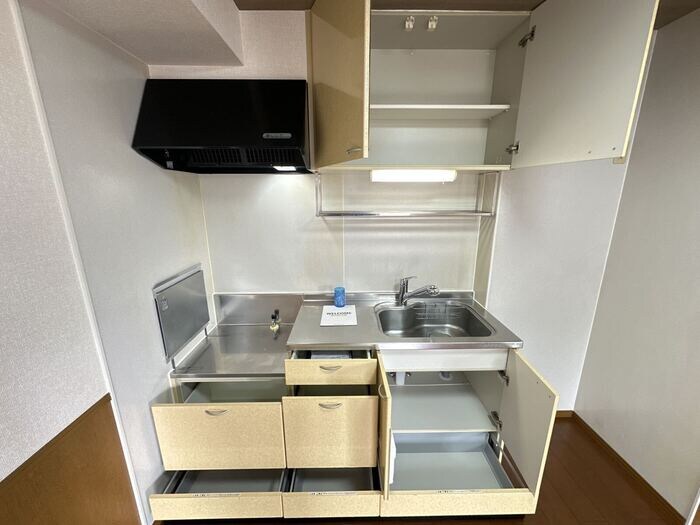 キッチン（収納） リビングタウン横田新町 Ｂ