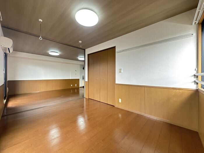 洋室 リビングタウン横田新町 Ｂ