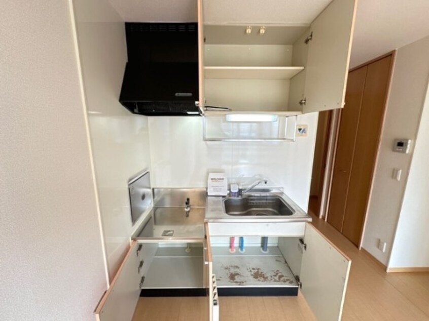 キッチン（収納） クレスト雅 Ａ
