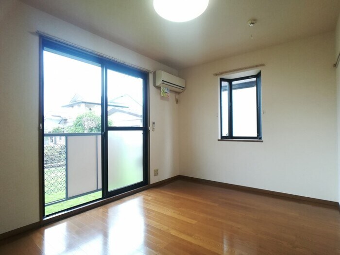 リビング ネオ・アヴァンセ五代 弐番館