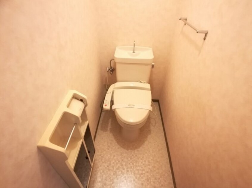 温水洗浄暖房便座のトイレ ネオ・アヴァンセ五代 弐番館