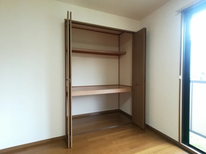 収納 ネオ・アヴァンセ五代 弐番館