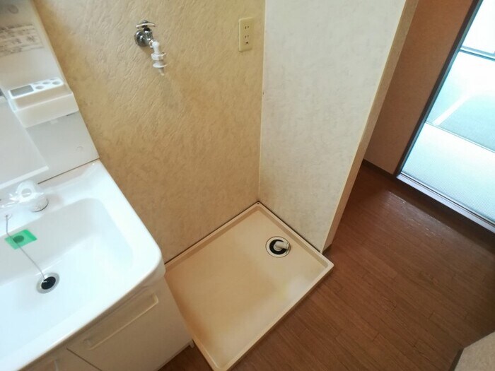 洗濯機置き場 ネオ・アヴァンセ五代 弐番館