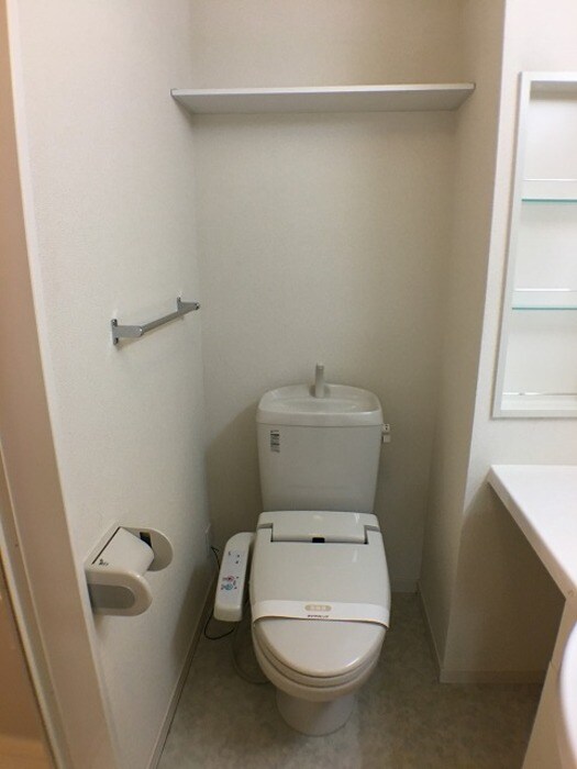 トイレ ルシール若松原