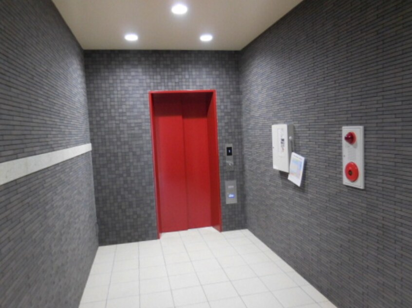 エレベーター ＣＲＥＡ元今泉