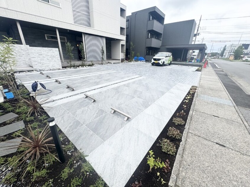 駐車場 D-GLANZ WEST