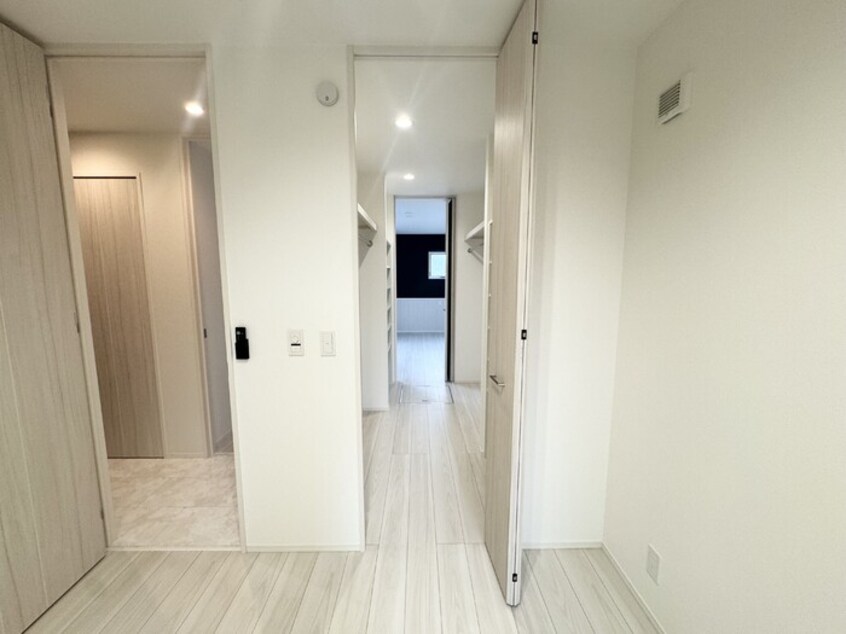 ウォークスルークローゼット D-GLANZ WEST