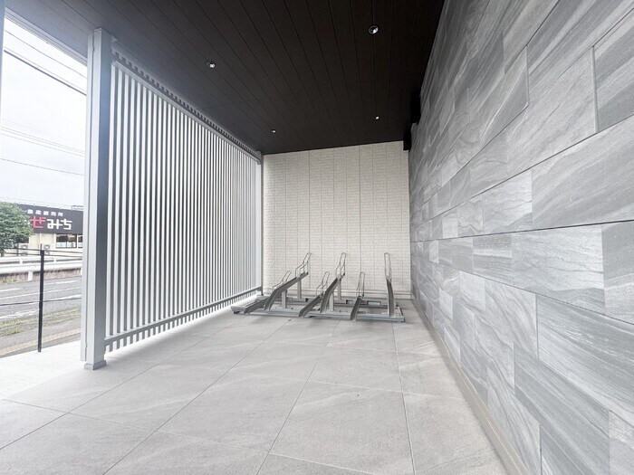 駐輪場 D-GLANZ WEST