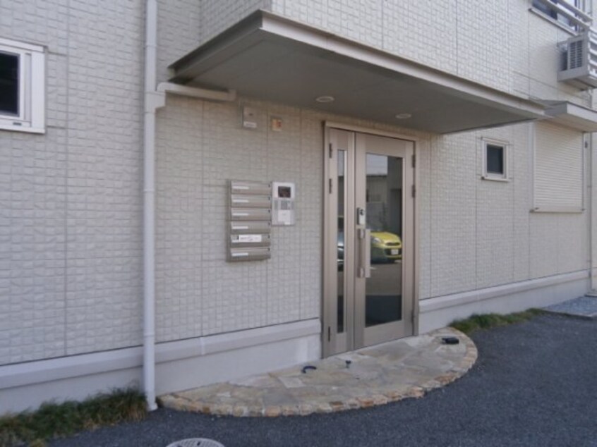 エントランス ヴィルドミール中今泉