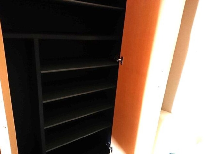 シューズボックス クレスト雅 Ｂ