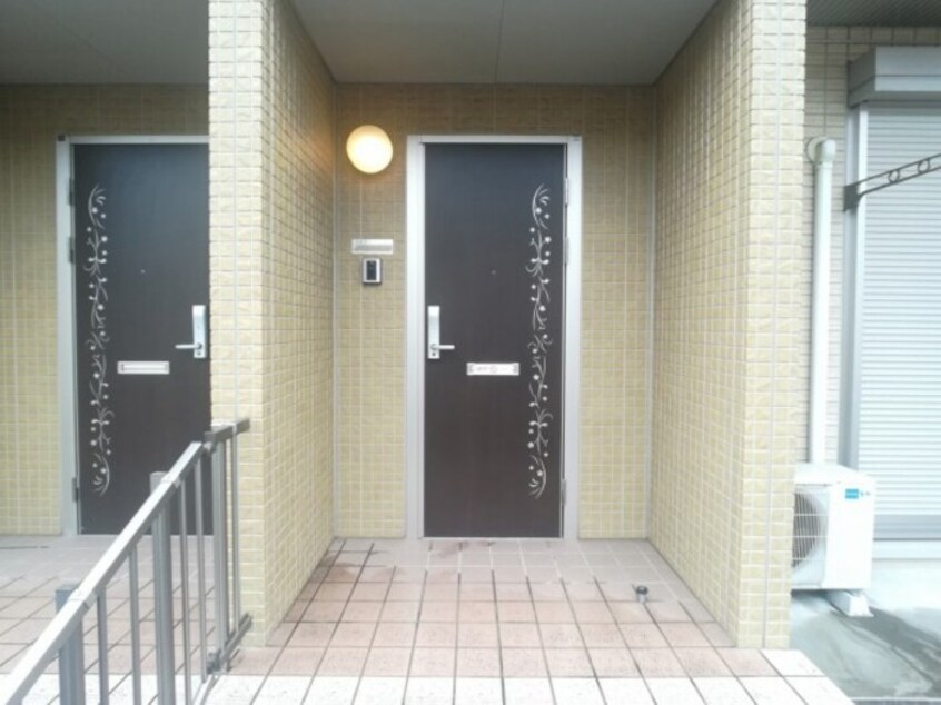 ロビー シャテーニュ Ｃ