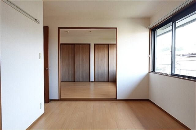 北洋室（間仕切りを開けています） スターブル Ａ