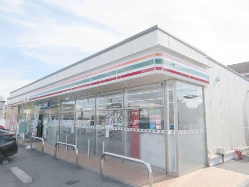 セブンイレブン 宇都宮平出東店(コンビニ)まで579m ヴァイアＥ