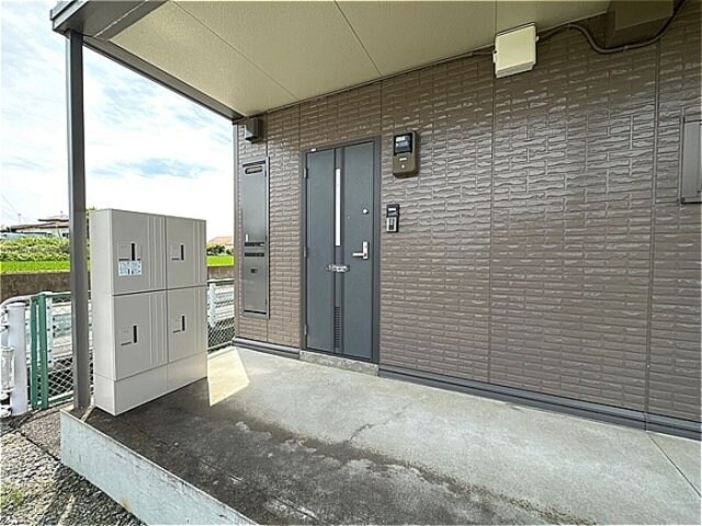 １Ｆに宅配ボックス設置 ヴェルデ･ナチュール Ⅱ Ｂ