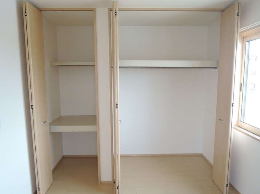 収納 モンテベール Ⅱ