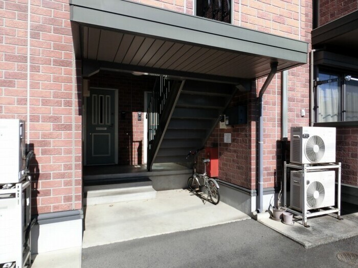 エントランス リヴェールハウス