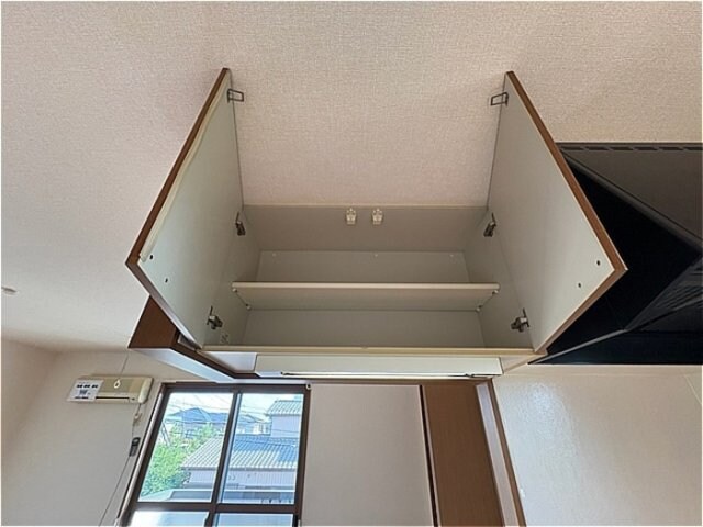 キッチン・上部収納棚 リヴェールハウス