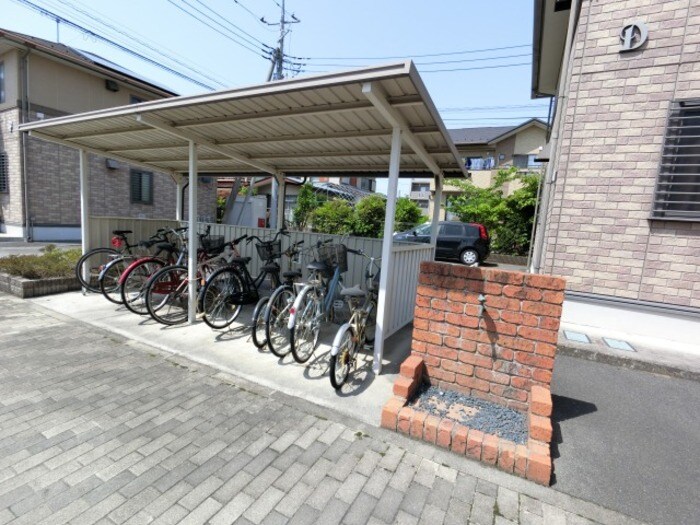 駐輪場とペット足洗い場 ディアクレスト Ｂ