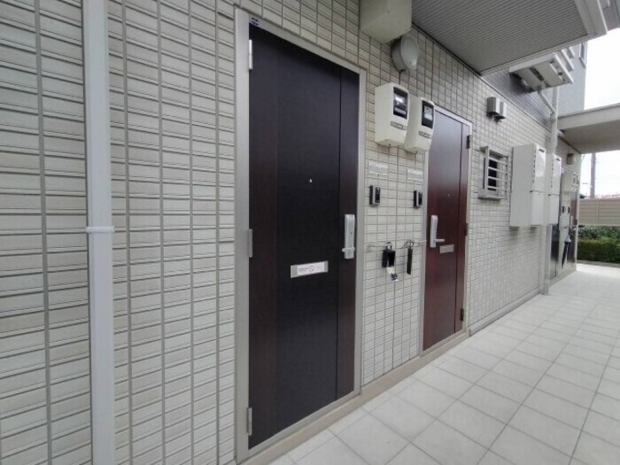 玄関前 サンモール