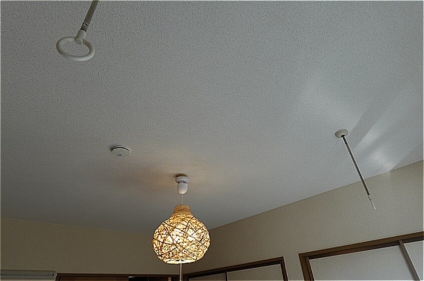 和室・室内物干しと照明器具 コーポセブン Ａ