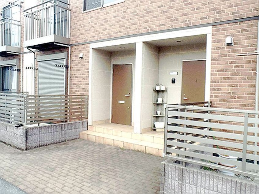 エントランス リースランドＩＰ Ａ