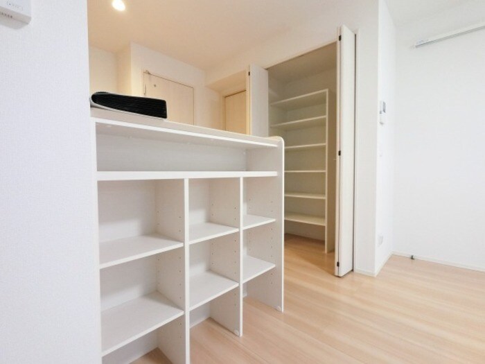 ＬＤＫ・収納棚 大和 Ⅲ