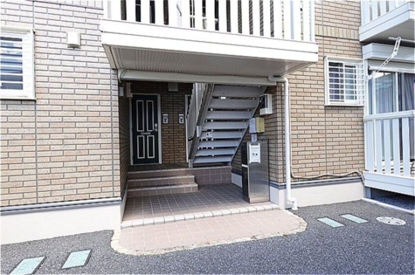 エントランス（宅配ボックス有ります） シャルムトロン Ｃ