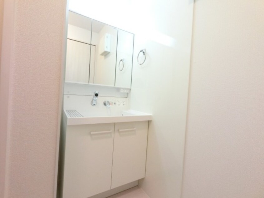 三面鏡・整理棚付き洗髪洗面化粧台 プリズム Ｂ